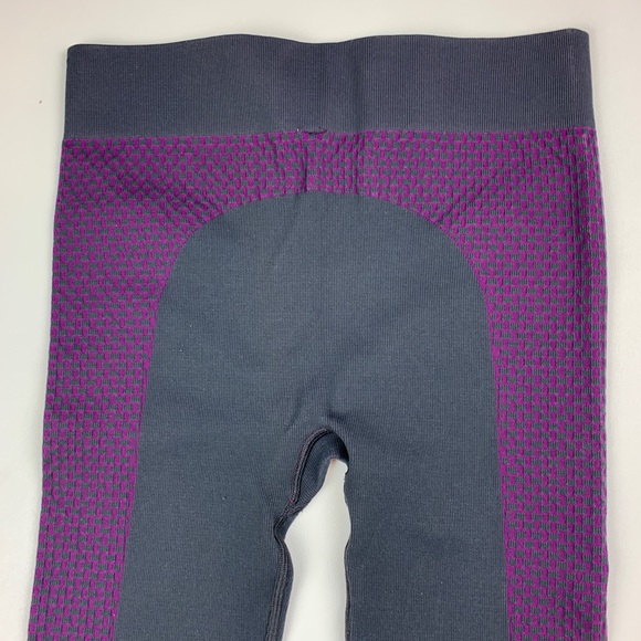 🎉SOLD🎉Lululemon Size 6 All About Bass Leggings - Picture 7 of 8